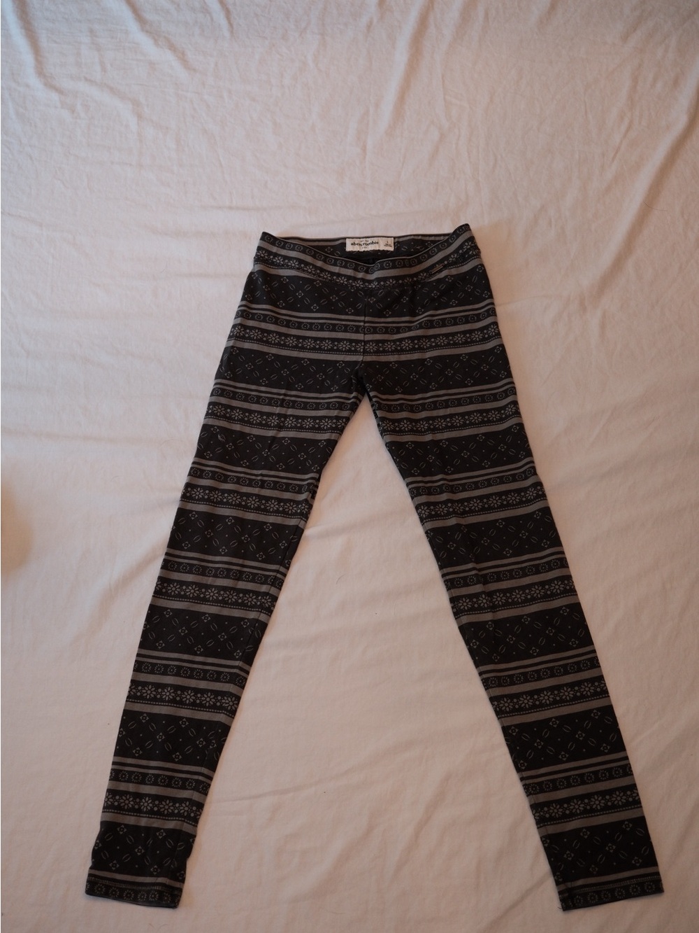 Abercrombie kids patterned leggings